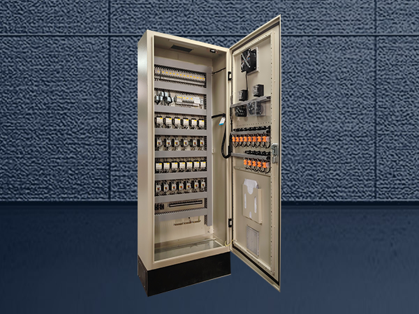 十三路風機控制柜1