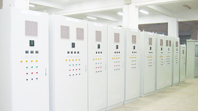 金陵奇峰分享變頻控制柜的優勢和功能！